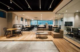駅前！ オシャレの居抜き賃貸オフィス物件(約40坪) ｜居抜きオフィス物件検索サイト【vivit-ビビット】（サムネイル1）