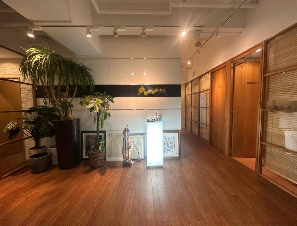 六本木の希少居抜き 安い！の居抜き賃貸オフィス物件(約75坪) ｜居抜きオフィス物件検索サイト【vivit-ビビット】（1）