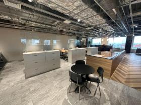 東京都新宿区西新宿の居抜き賃貸オフィス物件(約95坪) ｜居抜きオフィス物件検索サイト【vivit-ビビット】（サムネイル5）