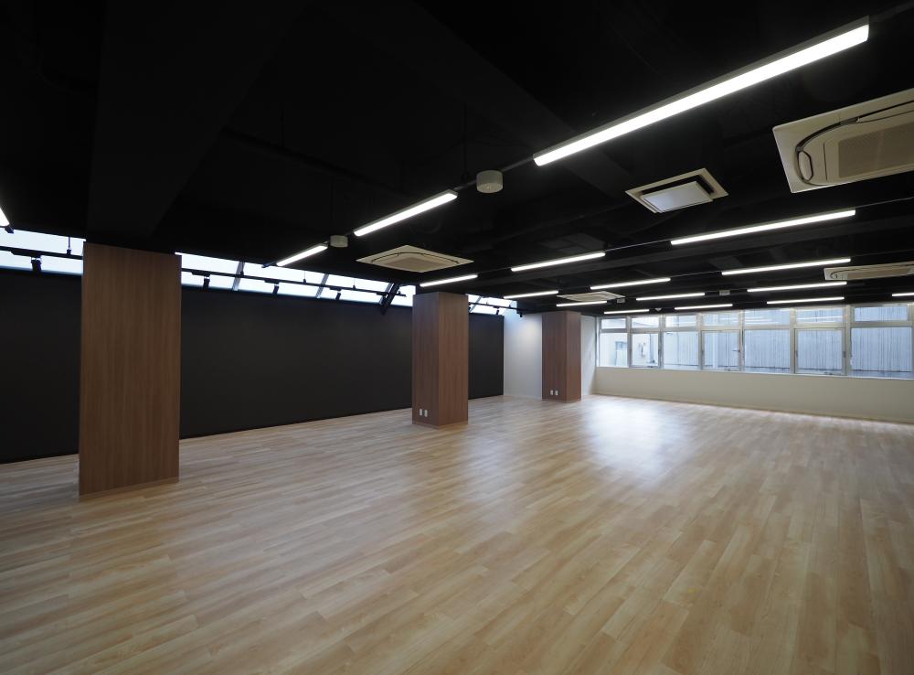 会議室有 一部什器付きの居抜き賃貸オフィス物件(約60坪) ｜居抜きオフィス物件検索サイト【vivit-ビビット】（1）