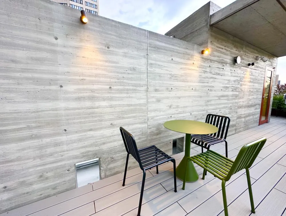 原状回復無し、敷金2ヶ月 家具、テラス、屋上テラス付きの居抜き賃貸オフィス物件(約30坪) ｜居抜きオフィス物件検索サイト【vivit-ビビット】（9）