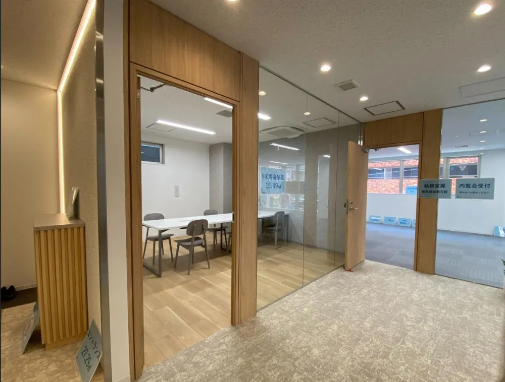 会議室付き！ 男女別トイレ！の居抜き賃貸オフィス物件(約85坪) ｜居抜きオフィス物件検索サイト【vivit-ビビット】（1）