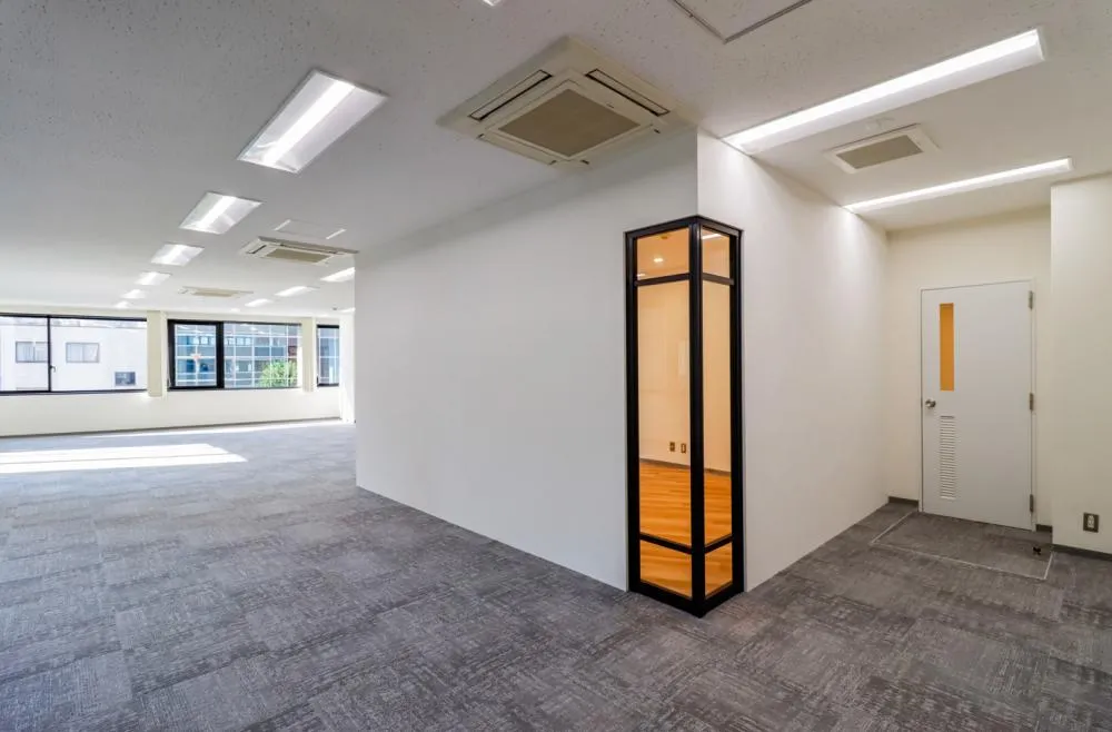 会議室付き リフレッシュブース付きの居抜き賃貸オフィス物件(約45坪) ｜居抜きオフィス物件検索サイト【vivit-ビビット】（4）