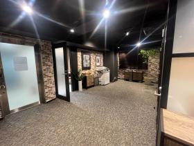 レンガ調のおしゃれな物件 会議室・個室3部屋の居抜き賃貸オフィス物件(約25坪) ｜居抜きオフィス物件検索サイト【vivit-ビビット】（サムネイル5）