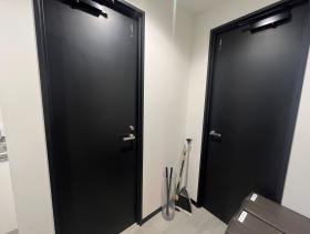 レンガ調のおしゃれな物件 会議室・個室3部屋の居抜き賃貸オフィス物件(約25坪) ｜居抜きオフィス物件検索サイト【vivit-ビビット】（サムネイル9）