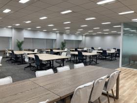 什器も全て付いてくる！ 共用ラウンジありの居抜き賃貸オフィス物件(約110坪) ｜居抜きオフィス物件検索サイト【vivit-ビビット】（サムネイル4）