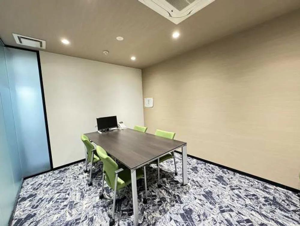 会議室付き！ エントランスリニューアル済み！の居抜き賃貸オフィス物件(約35坪) ｜居抜きオフィス物件検索サイト【vivit-ビビット】（1）