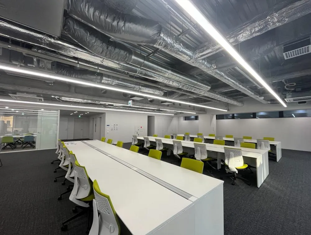 会議室2部屋 新築物件！の居抜き賃貸オフィス物件(約95坪) ｜居抜きオフィス物件検索サイト【vivit-ビビット】（1）