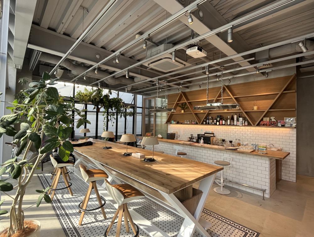 まるでカフェ！ テラス付き！の居抜き賃貸オフィス物件(約30坪) ｜居抜きオフィス物件検索サイト【vivit-ビビット】（1）