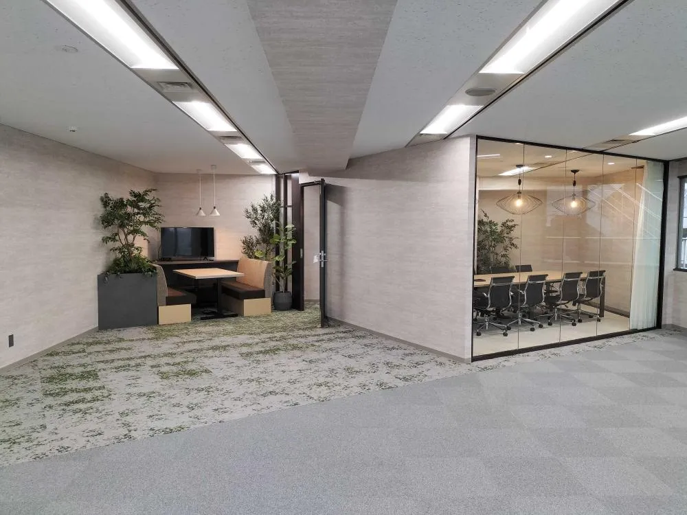 8名用会議室付き！ 希少な銀座エリアのセットアップの居抜き賃貸オフィス物件(約40坪) ｜居抜きオフィス物件検索サイト【vivit-ビビット】（1）