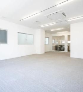 ラウンジ付き！ 会議室付き！の居抜き賃貸オフィス物件(約45坪) ｜居抜きオフィス物件検索サイト【vivit-ビビット】（サムネイル3）
