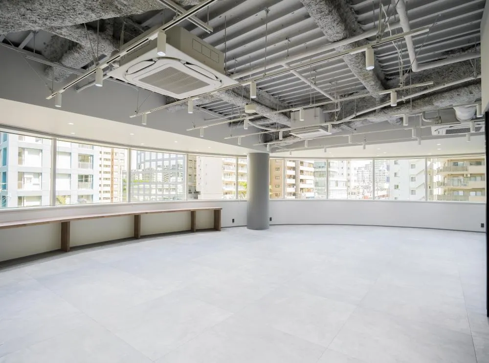 テレカンブース付き！ モダンな内装の居抜き賃貸オフィス物件(約55坪) ｜居抜きオフィス物件検索サイト【vivit-ビビット】（4）