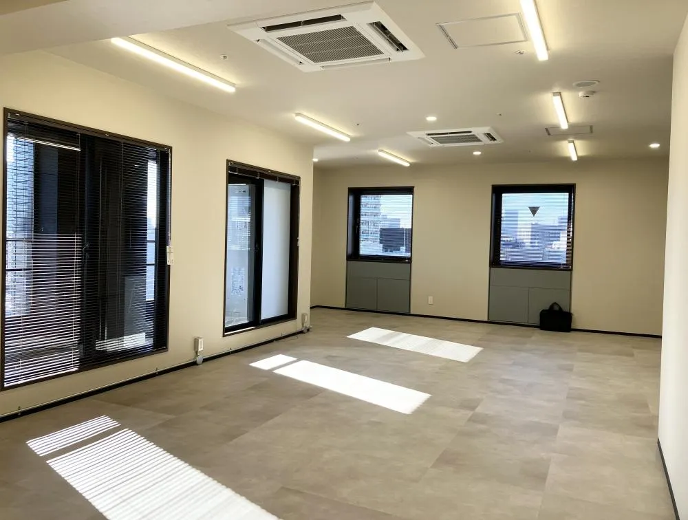会議室、テレカンブースあり 地下に共用会議室・ラウンジ付きの居抜き賃貸オフィス物件(約30坪) ｜居抜きオフィス物件検索サイト【vivit-ビビット】（4）