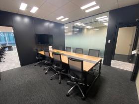 会議室2室付き ハイグレードビル！！の居抜き賃貸オフィス物件(約60坪) ｜居抜きオフィス物件検索サイト【vivit-ビビット】（サムネイル1）