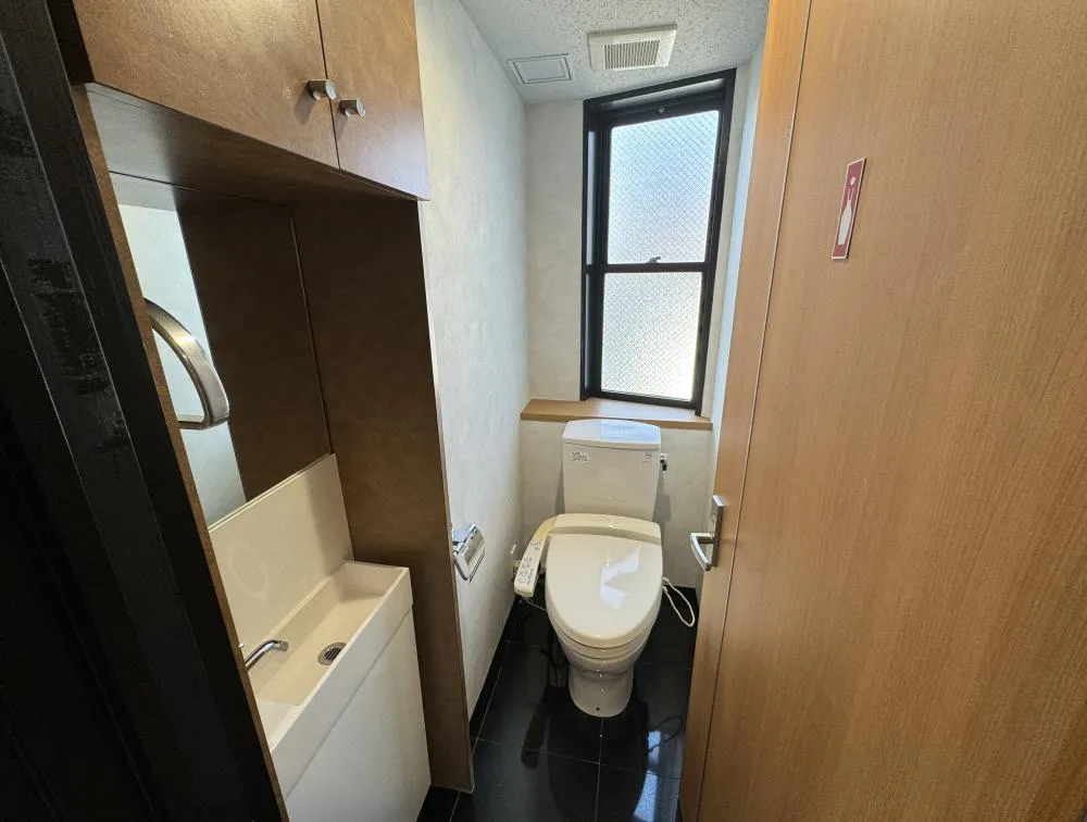月額100万円！ 渋谷駅近！！の居抜き賃貸オフィス物件(約35坪) ｜居抜きオフィス物件検索サイト【vivit-ビビット】（8）