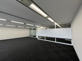 名古屋エリア ハーフセットアップオフィス！！の居抜き賃貸オフィス物件(約45坪) ｜居抜きオフィス物件検索サイト【vivit-ビビット】（サムネイル1）