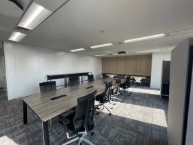 会議室・執務室全てに什器付き！ 名古屋の内装付きオフィスの居抜き賃貸オフィス物件(約35坪) ｜居抜きオフィス物件検索サイト【vivit-ビビット】（サムネイル3）