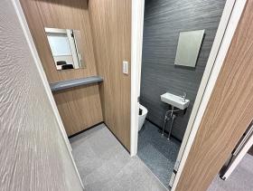 田町駅徒歩6分 フルセットアップオフィスの居抜き賃貸オフィス物件(約15坪) ｜居抜きオフィス物件検索サイト【vivit-ビビット】（サムネイル6）