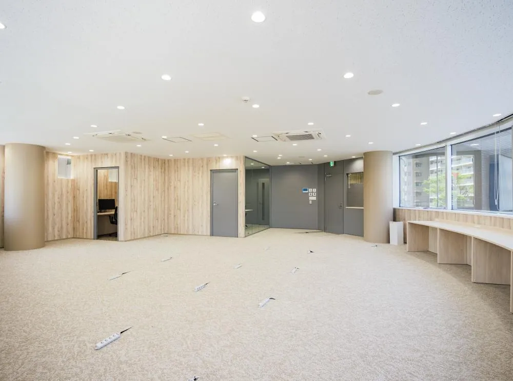 JR目黒駅セットアップ物件 明るい貸室の居抜き賃貸オフィス物件(約45坪) ｜居抜きオフィス物件検索サイト【vivit-ビビット】（1）