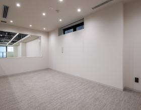 共有の屋上テラス有り セットアップオフィスの居抜き賃貸オフィス物件(約55坪) ｜居抜きオフィス物件検索サイト【vivit-ビビット】（サムネイル3）