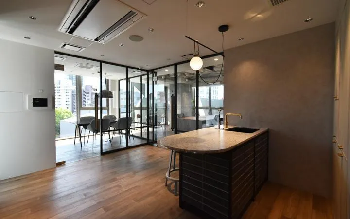 デザイナーズオフィス 駅チカの居抜き賃貸オフィス物件(約30坪) ｜居抜きオフィス物件検索サイト【vivit-ビビット】（7）