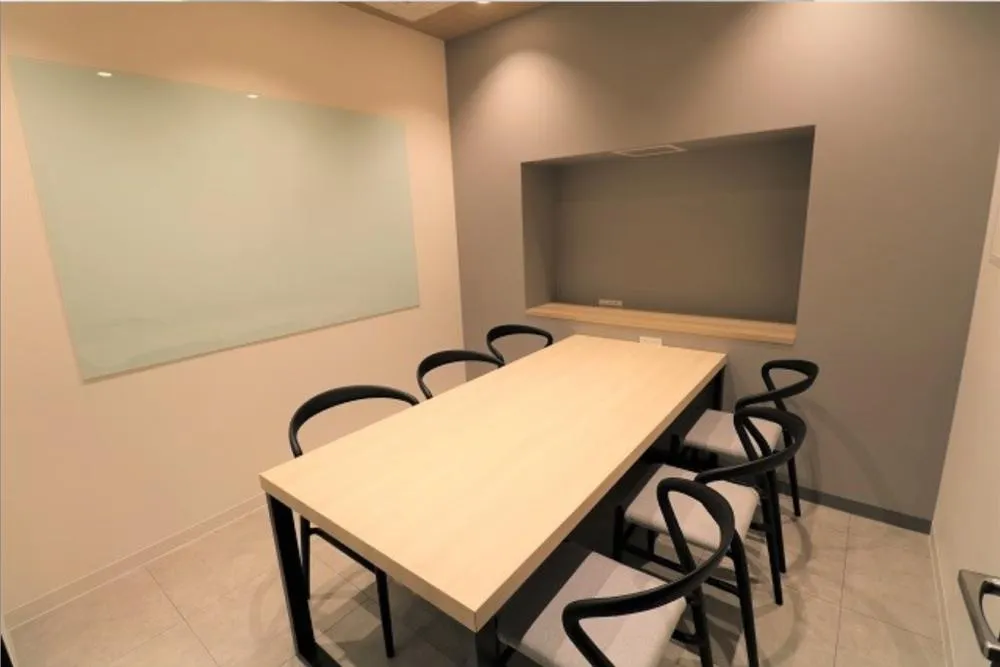会議室付き！ 男女別トイレ！の居抜き賃貸オフィス物件(約20坪) ｜居抜きオフィス物件検索サイト【vivit-ビビット】（1）