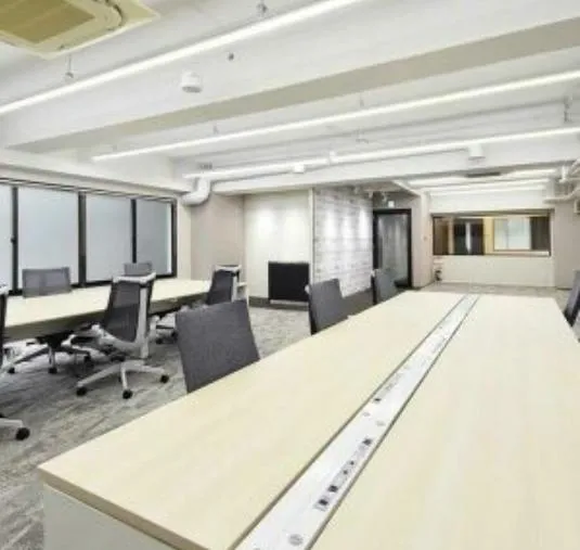 什器付き！ 会議室付き！の居抜き賃貸オフィス物件(約40坪) ｜居抜きオフィス物件検索サイト【vivit-ビビット】（1）