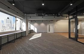 赤羽橋　徒歩1分！ 会議室付きセットアップオフィスの居抜き賃貸オフィス物件(約50坪) ｜居抜きオフィス物件検索サイト【vivit-ビビット】（サムネイル4）