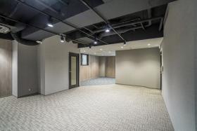 テレカンブース付き セットアップオフィスの居抜き賃貸オフィス物件(約30坪) ｜居抜きオフィス物件検索サイト【vivit-ビビット】（サムネイル3）