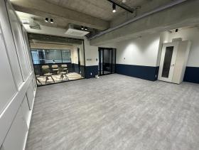 水道橋駅徒歩3分 会議室付きセットアップオフィスの居抜き賃貸オフィス物件(約25坪) ｜居抜きオフィス物件検索サイト【vivit-ビビット】（サムネイル1）