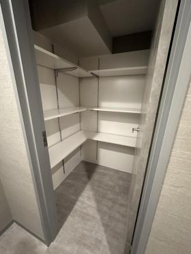 水道橋駅徒歩3分 会議室付きセットアップオフィスの居抜き賃貸オフィス物件(約25坪) ｜居抜きオフィス物件検索サイト【vivit-ビビット】（サムネイル5）