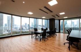 共用会議室付き 家具付きオフィスの居抜き賃貸オフィス物件(約25坪) ｜居抜きオフィス物件検索サイト【vivit-ビビット】（サムネイル3）