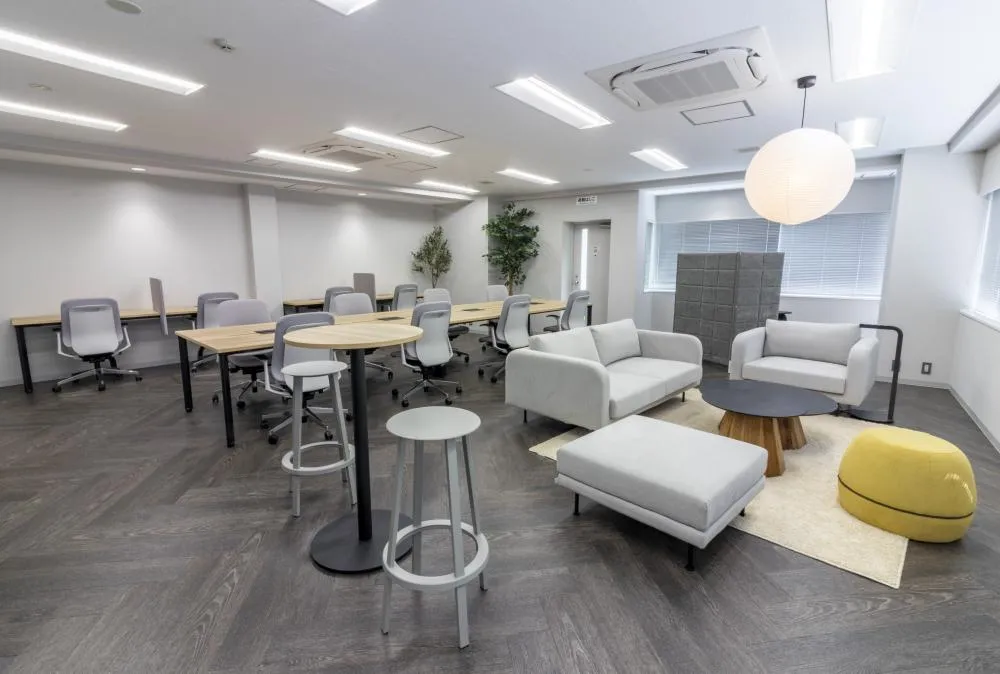 会議室1室あり 什器付きありの居抜き賃貸オフィス物件(約40坪) ｜居抜きオフィス物件検索サイト【vivit-ビビット】（1）