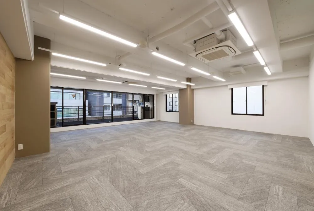受付 6名用会議室付きの居抜き賃貸オフィス物件(約30坪) ｜居抜きオフィス物件検索サイト【vivit-ビビット】（5）