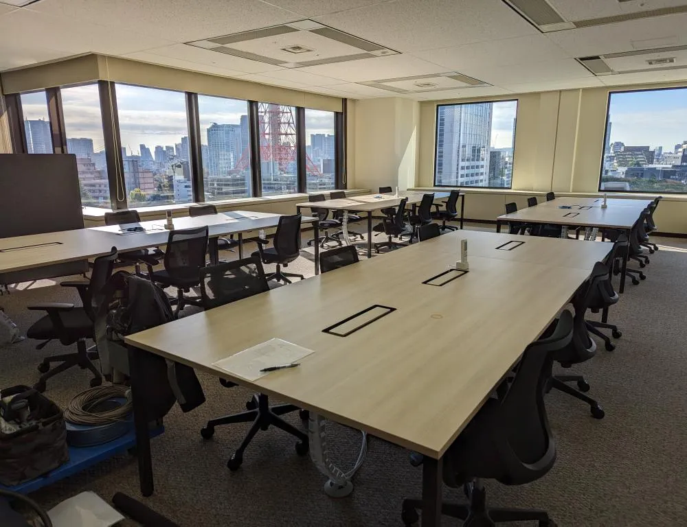 眺望良し 希少な大型ビル1室居抜きの居抜き賃貸オフィス物件(約55坪) ｜居抜きオフィス物件検索サイト【vivit-ビビット】（1）