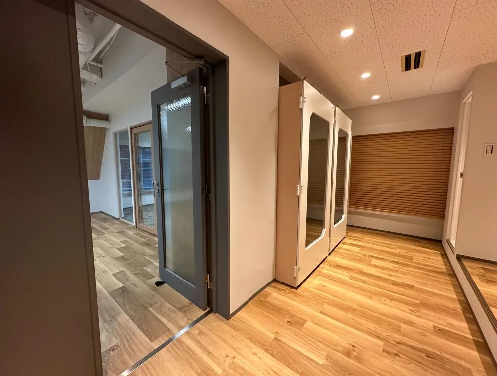 会議室造作済み！ テレフォンブース設置済み！の居抜き賃貸オフィス物件(約25坪) ｜居抜きオフィス物件検索サイト【vivit-ビビット】（3）