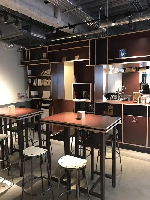 天井スケルトン 全ての家具付きの居抜き賃貸オフィス物件(約60坪) ｜居抜きオフィス物件検索サイト【vivit-ビビット】（9）