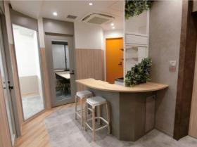 会議室造作済み！ おしゃれ物件！の居抜き賃貸オフィス物件(約15坪) ｜居抜きオフィス物件検索サイト【vivit-ビビット】（サムネイル3）
