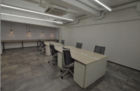 会議室付き！ 男女別トイレ！の居抜き賃貸オフィス物件(約25坪) ｜居抜きオフィス物件検索サイト【vivit-ビビット】（サムネイル1）