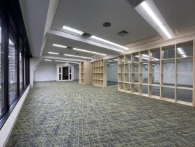 会議室3室付き ラウンジエリアありの居抜き賃貸オフィス物件(約105坪) ｜居抜きオフィス物件検索サイト【vivit-ビビット】（サムネイル3）