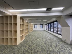 会議室3室付き ラウンジエリアありの居抜き賃貸オフィス物件(約105坪) ｜居抜きオフィス物件検索サイト【vivit-ビビット】（サムネイル5）