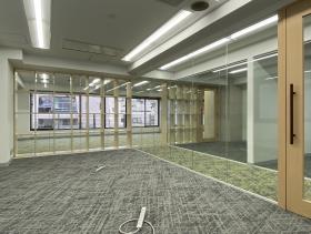 会議室3室付き ラウンジエリアありの居抜き賃貸オフィス物件(約105坪) ｜居抜きオフィス物件検索サイト【vivit-ビビット】（サムネイル7）