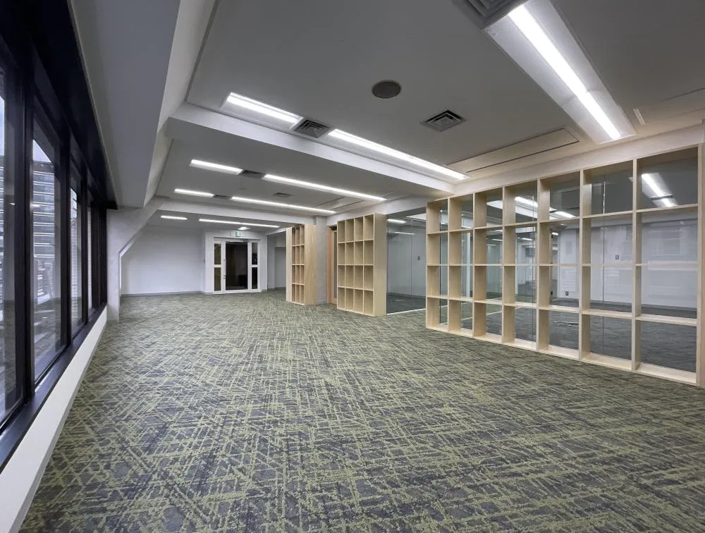 敷金0ヶ月 会議室二部屋付き！の居抜き賃貸オフィス物件(約100坪) ｜居抜きオフィス物件検索サイト【vivit-ビビット】（1）