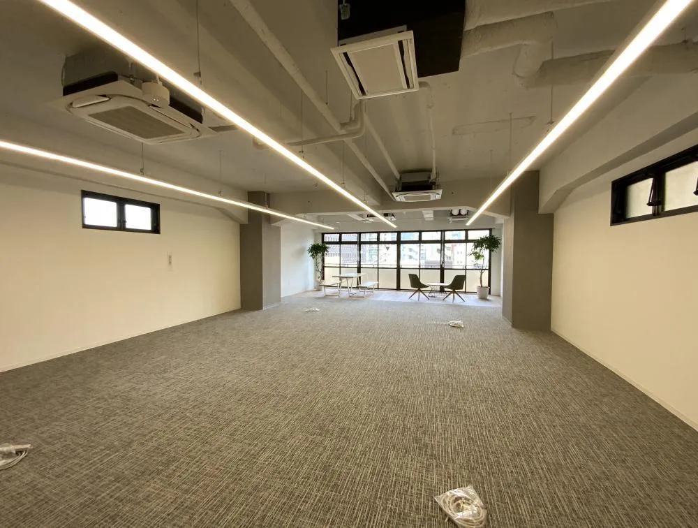 会議室二部屋あり！ オシャレなラウンジの居抜き賃貸オフィス物件(約65坪) ｜居抜きオフィス物件検索サイト【vivit-ビビット】（8）