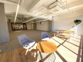 複数路線利用可能！ 会議室二部屋ありの居抜き賃貸オフィス物件(約65坪) ｜居抜きオフィス物件検索サイト【vivit-ビビット】（サムネイル4）