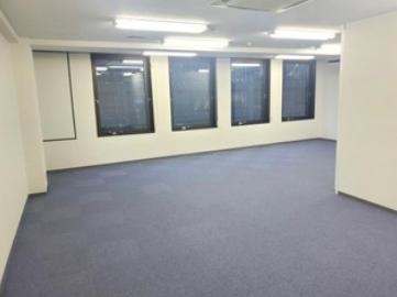 麴町駅徒歩1分! 会議室一部屋あり！の居抜き賃貸オフィス物件(約25坪) ｜居抜きオフィス物件検索サイト【vivit-ビビット】（1）