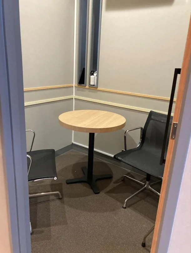 会議室付き！ トイレ男女別！の居抜き賃貸オフィス物件(約35坪) ｜居抜きオフィス物件検索サイト【vivit-ビビット】（1）
