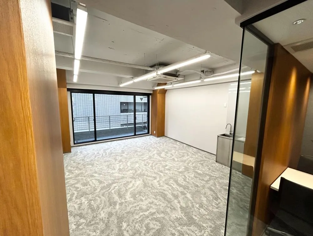 築地駅　徒歩2分！ 会議室付きのセットアップ物件！の居抜き賃貸オフィス物件(約20坪) ｜居抜きオフィス物件検索サイト【vivit-ビビット】（6）