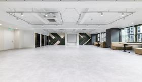 会議室3室・テレカンブース3台 什器一部付きの居抜き賃貸オフィス物件(約95坪) ｜居抜きオフィス物件検索サイト【vivit-ビビット】（サムネイル7）