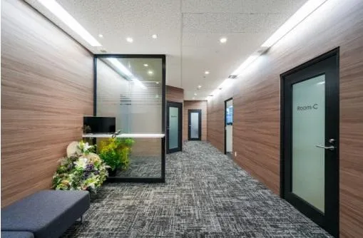 大型オフィスの分割 初期費用大幅削減の居抜き賃貸オフィス物件(約135坪) ｜居抜きオフィス物件検索サイト【vivit-ビビット】（1）
